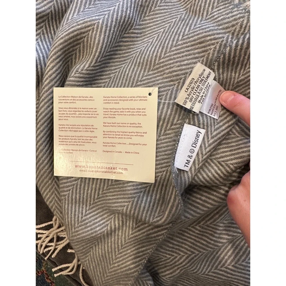Disney Kanata Blanket NWT White Gray Herringbone Acrylic Soft Comfortable Couch